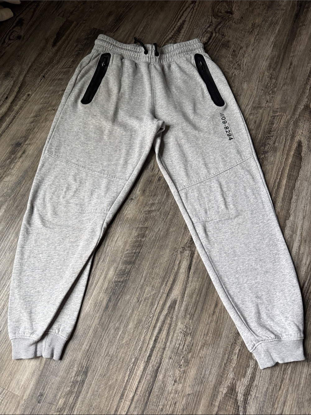H&M Light Gray Sweatpants with Black Zipper Accents